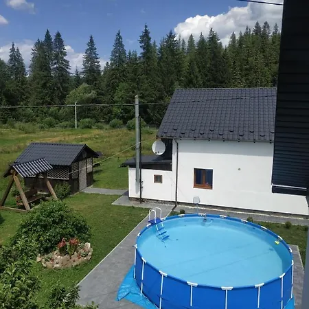 U Anastasii I Sofii Bilya Richki Country house Mykulychyn
