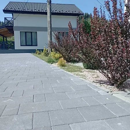 U Anastasii I Sofii Bilya Richki * Mykulychyn