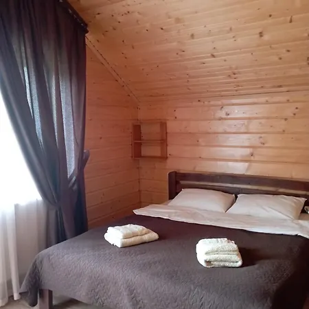 U Anastasii I Sofii Bilya Richki *