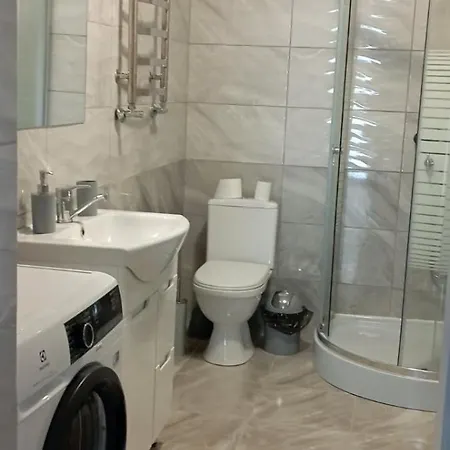 U Anastasii I Sofii Bilya Richki מיקוליצ'ין