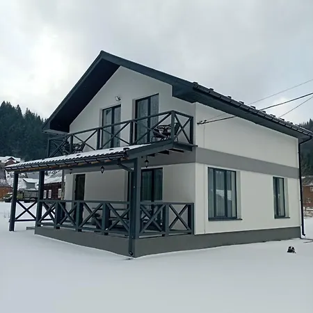 U Anastasii I Sofii Bilya Richki