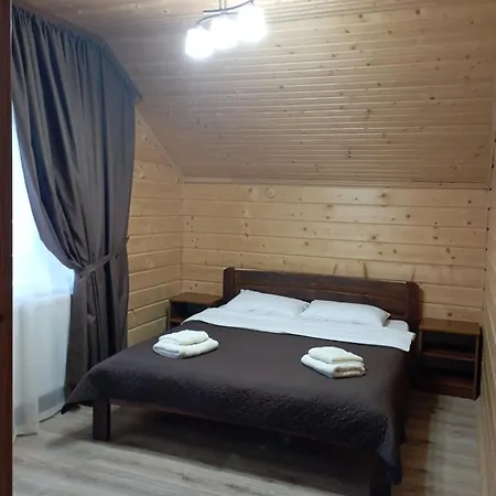 Country house U Anastasii I Sofii Bilya Richki Mykulychyn