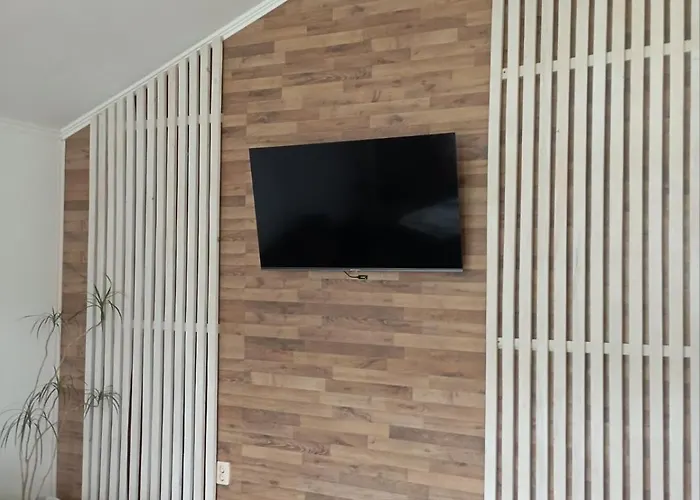 Kır Evi U Anastasii I Sofii Bilya Richki Mykulychyn