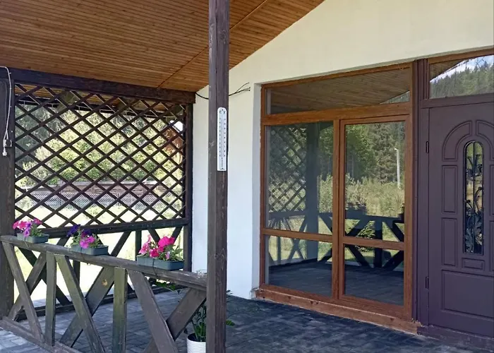 U Anastasii I Sofii Bilya Richki Kır Evi *
