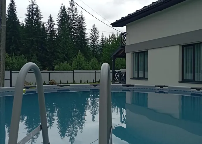 U Anastasii I Sofii Bilya Richki * Mykulychyn