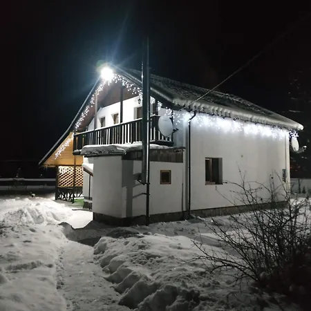 Country house U Anastasii I Sofii Bilya Richki Mykulychyn