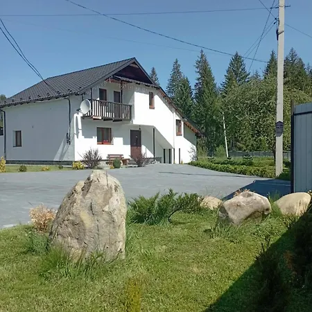 U Anastasii I Sofii Bilya Richki Country house