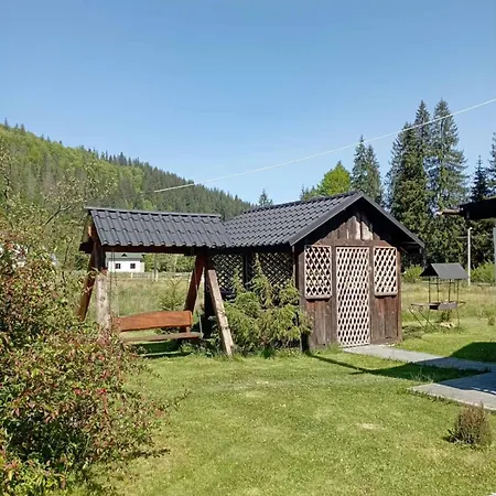 Country house U Anastasii I Sofii Bilya Richki Mykulychyn